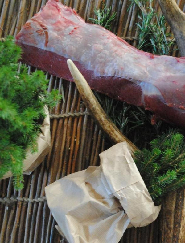 Produktfoto zu 1_2 Hirschrücken, ohne Knochen, ca. 1,25 kg