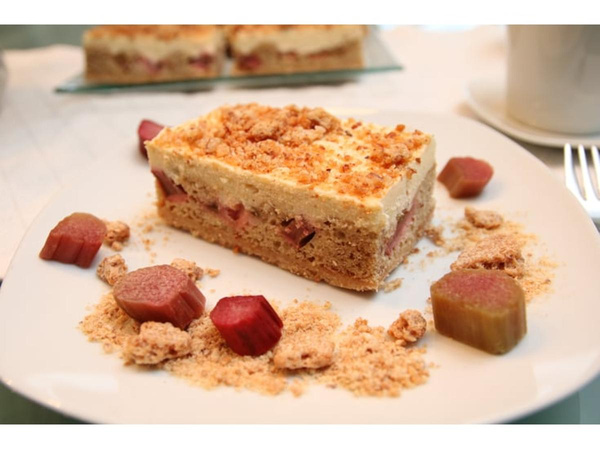 Produktfoto zu Rhabarber-Vanille Kuchen, 4 Stück