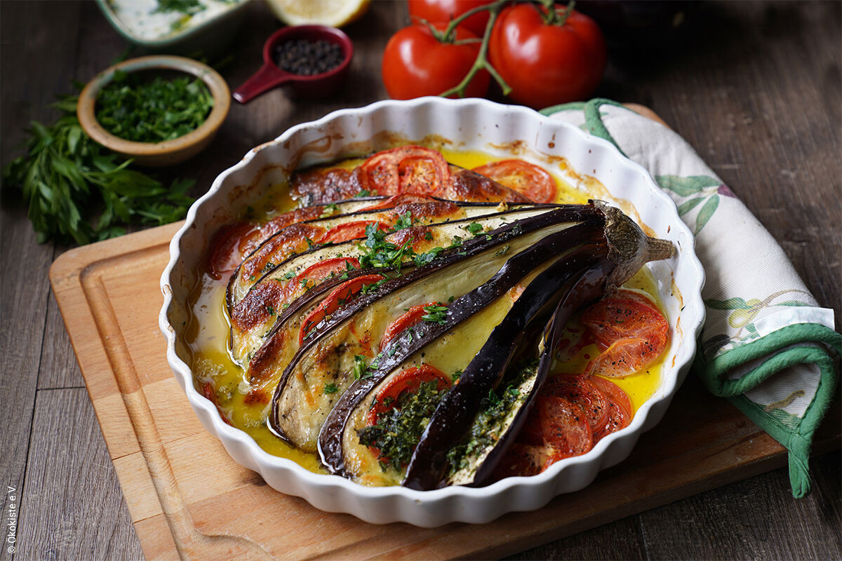 Gebackene Aubergine mit Zitronen-Dip