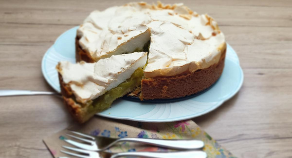 Produktfoto zu Rhabarberkuchen mit Baiser