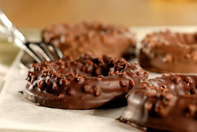 Produktfoto zu Nougat-Buttercremering Zatbitter, 4 Stück